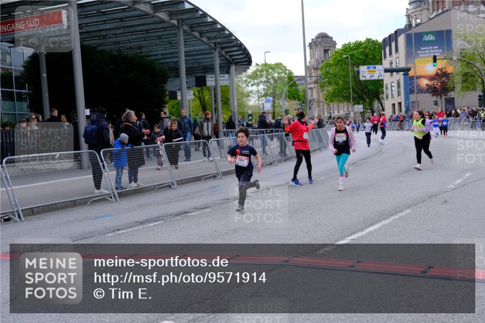 25.04.2026 - Das Zehntel Tim E. http://msf.ph/oto/9571914 25.04.2026 09:13:21 Ziel 1112, 1120, 1775, 1776, 1780, 1810, 2413 meine-sportfotos.de
