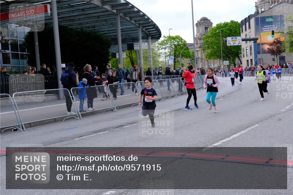 25.04.2026 - Das Zehntel Tim E. http://msf.ph/oto/9571915 25.04.2026 09:13:21 Ziel 1112, 1120, 1775, 1776, 1780, 1810, 2413 meine-sportfotos.de