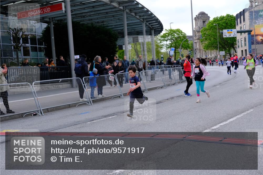 25.04.2026 - Das Zehntel Tim E. http://msf.ph/oto/9571917 25.04.2026 09:13:21 Ziel 1112, 1120, 1775, 1776, 1780, 1810, 2413 meine-sportfotos.de