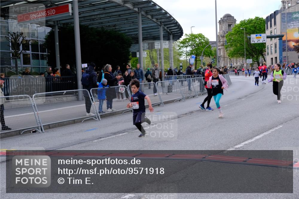 25.04.2026 - Das Zehntel Tim E. http://msf.ph/oto/9571918 25.04.2026 09:13:21 Ziel 1112, 1120, 1775, 1776, 1780, 1810, 2413 meine-sportfotos.de