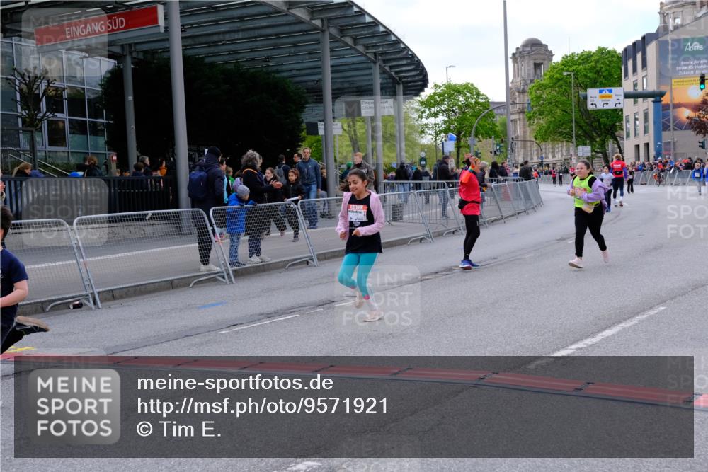 25.04.2026 - Das Zehntel Tim E. http://msf.ph/oto/9571921 25.04.2026 09:13:22 Ziel 1112, 1120, 1775, 1776, 1780, 1810 meine-sportfotos.de