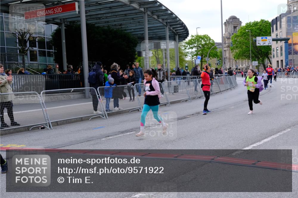 25.04.2026 - Das Zehntel Tim E. http://msf.ph/oto/9571922 25.04.2026 09:13:22 Ziel 1112, 1120, 1775, 1776, 1780, 1810 meine-sportfotos.de