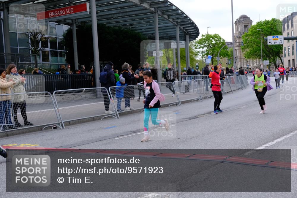 25.04.2026 - Das Zehntel Tim E. http://msf.ph/oto/9571923 25.04.2026 09:13:22 Ziel 1112, 1120, 1775, 1776, 1780, 1810 meine-sportfotos.de