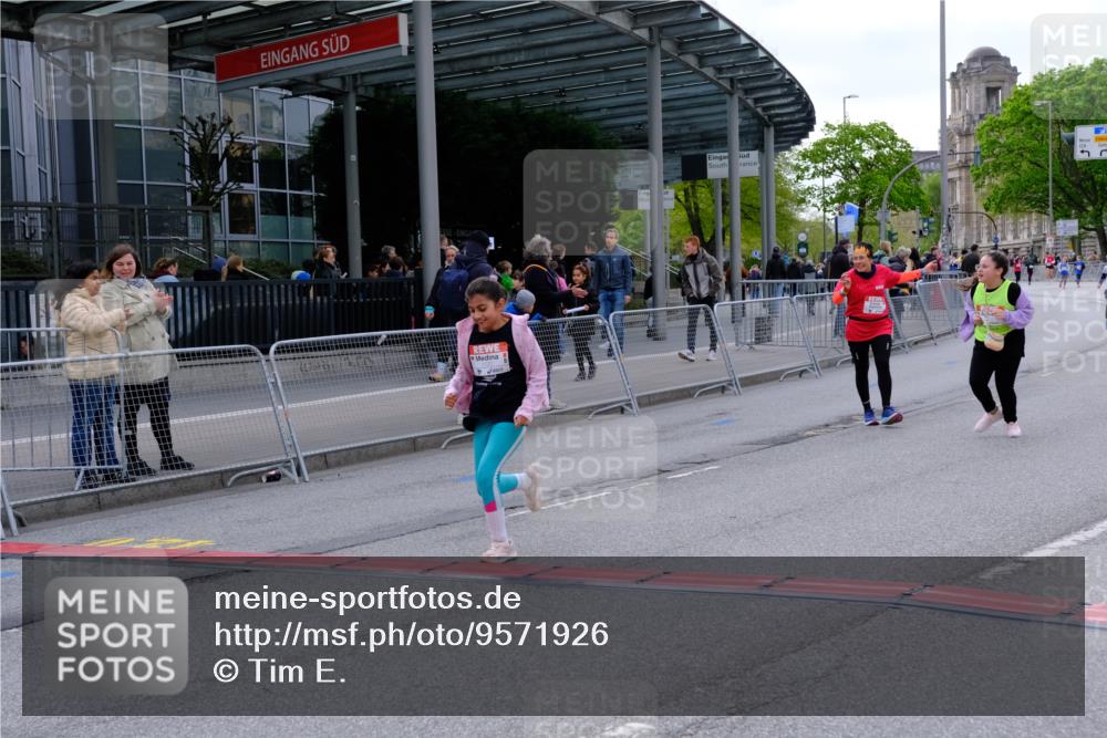 25.04.2026 - Das Zehntel Tim E. http://msf.ph/oto/9571926 25.04.2026 09:13:22 Ziel 1112, 1120, 1775, 1776, 1780, 1810 meine-sportfotos.de