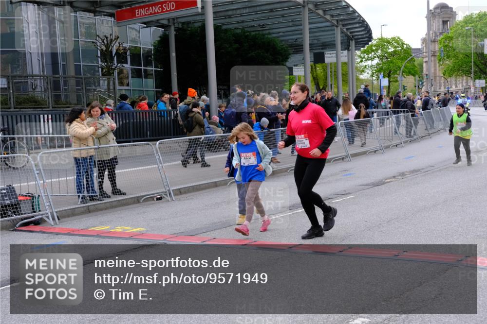 25.04.2026 - Das Zehntel Tim E. http://msf.ph/oto/9571949 25.04.2026 09:13:50 Ziel 1379, 2088, 2106 meine-sportfotos.de