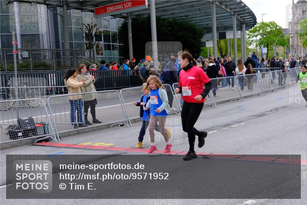 25.04.2026 - Das Zehntel Tim E. http://msf.ph/oto/9571952 25.04.2026 09:13:51 Ziel 1379, 2088, 2106 meine-sportfotos.de