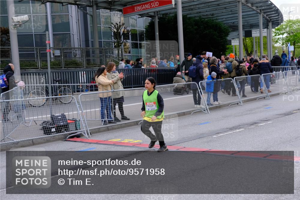 25.04.2026 - Das Zehntel Tim E. http://msf.ph/oto/9571958 25.04.2026 09:13:54 Ziel 1379, 2088, 2106 meine-sportfotos.de