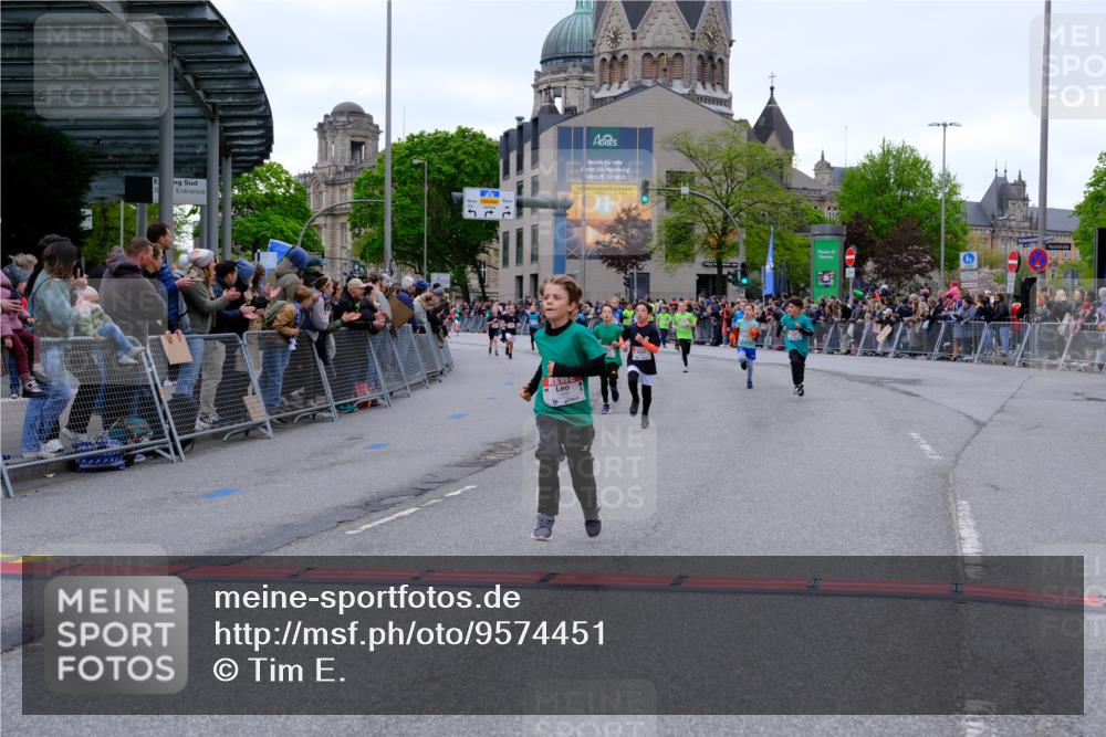 25.04.2026 - Das Zehntel Tim E. http://msf.ph/oto/9574451 25.04.2026 10:50:34 Ziel 5422, 5457, 5458, 5580, 5743, 5811, 5869, 5885, 5924, 6039, 6336, 6496, 6508, 6919, 6993, 7104, 7198, 7199, 7201, 7337, 7391, 7546, 7725, 7955, 7968 meine-sportfotos.de
