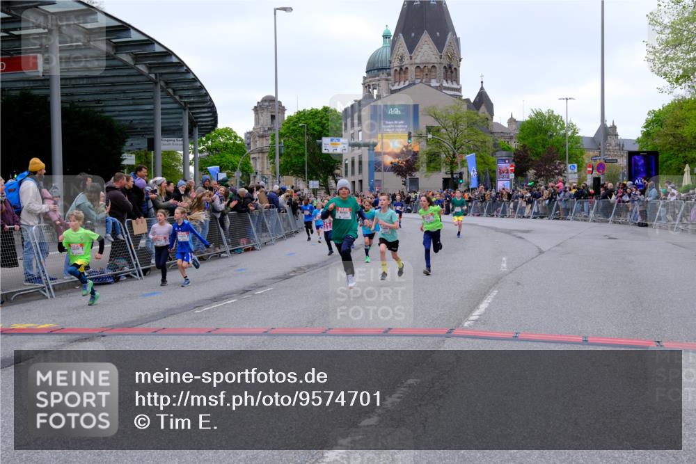 25.04.2026 - Das Zehntel Tim E. http://msf.ph/oto/9574701 25.04.2026 10:51:28 Ziel 5251, 5362, 5379, 5396, 5433, 5688, 5794, 5838, 6088, 6350, 6659, 6691, 6856, 6908, 6988, 7073, 7136, 7158, 7169, 7178, 7186, 7321, 7332, 7590, 7719, 7723, 7729, 7900, 7946, 7957, 7981, 8023, 8039 meine-sportfotos.de