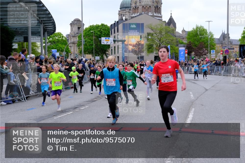 25.04.2026 - Das Zehntel Tim E. http://msf.ph/oto/9575070 25.04.2026 10:52:36 Ziel 5081, 5092, 5100, 5689, 5738, 5777, 5781, 5874, 5907, 6015, 6027, 6054, 6144, 6147, 6409, 6428, 6493, 6512, 6651, 6679, 6754, 6935, 6960, 6987, 7180, 7184, 7238, 7299, 7320, 7608, 7615, 7745, 7757, 7904, 7921, 7976, 8022, 8024, 8036 meine-sportfotos.de