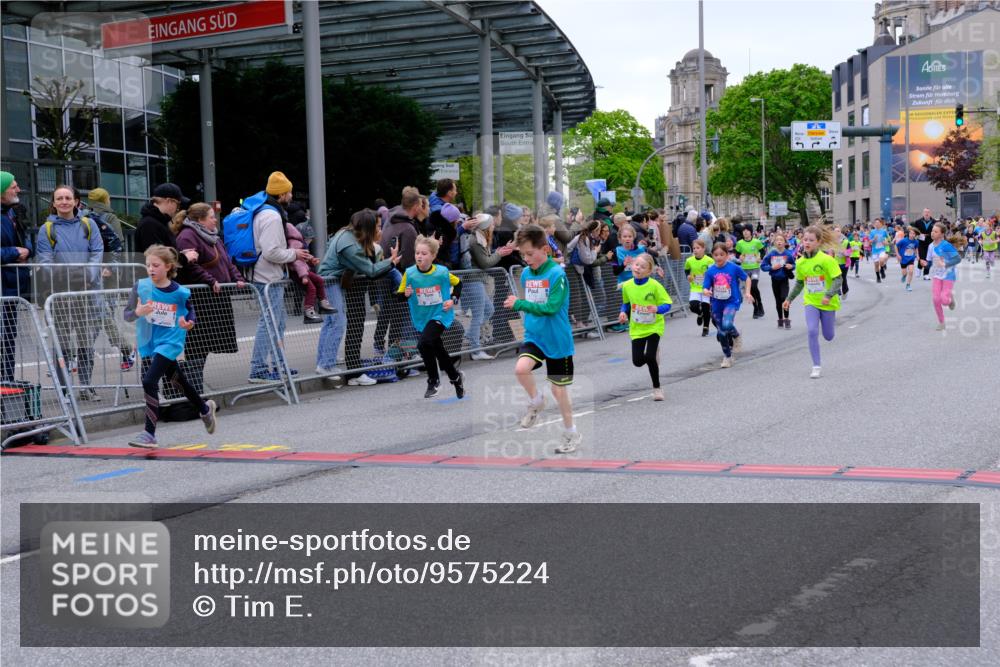 25.04.2026 - Das Zehntel Tim E. http://msf.ph/oto/9575224 25.04.2026 10:53:08 Ziel 5063, 5294, 5365, 5452, 5775, 5779, 5785, 5807, 5819, 5825, 5906, 5999, 6050, 6071, 6072, 6079, 6135, 6145, 6321, 6340, 6528, 6922, 7114, 7127, 7160, 7170, 7229, 7243, 7248, 7424, 7504, 7512, 7533, 7550, 7596, 7733, 7735, 8033 meine-sportfotos.de