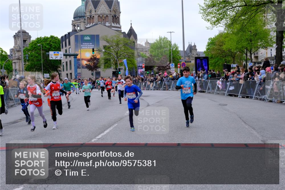 25.04.2026 - Das Zehntel Tim E. http://msf.ph/oto/9575381 25.04.2026 10:53:39 Ziel 5030, 5165, 5173, 5269, 5278, 5279, 5317, 5318, 5324, 5529, 5795, 6028, 6051, 6106, 6166, 6229, 6231, 6237, 6244, 6311, 6363, 6763, 6912, 6926, 7106, 7181, 7185, 7191, 7245, 7247, 7387, 7540, 7544, 7690, 7703, 7839, 7885, 7889, 7896, 7899, 7917, 8048, 8049, 8059 meine-sportfotos.de