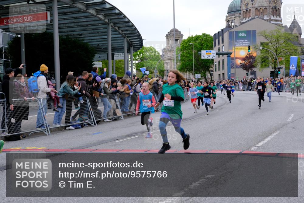 25.04.2026 - Das Zehntel Tim E. http://msf.ph/oto/9575766 25.04.2026 10:54:44 Ziel 5084, 5370, 5432, 5445, 5726, 5770, 5778, 5798, 5805, 5923, 6026, 6217, 6299, 6322, 6406, 6514, 6543, 6636, 6653, 6666, 6748, 7130, 7813, 7851, 7893, 7925, 8008 meine-sportfotos.de