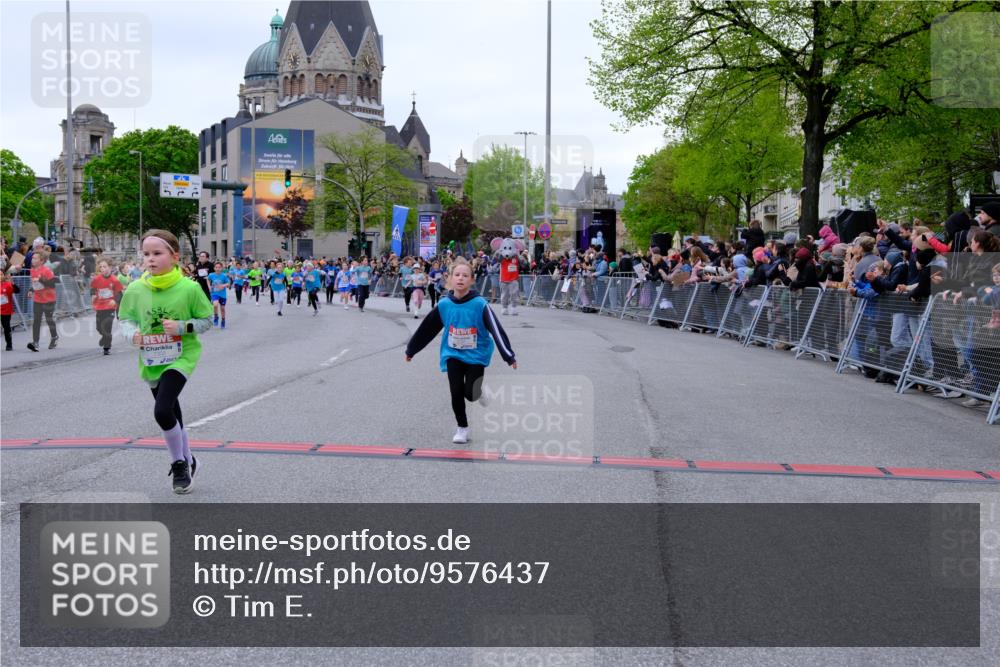 25.04.2026 - Das Zehntel Tim E. http://msf.ph/oto/9576437 25.04.2026 10:56:55 Ziel 5097, 5102, 5441, 5561, 5735, 5780, 5789, 5804, 5839, 5859, 5861, 5867, 5913, 6118, 6130, 6132, 6133, 6143, 6215, 6280, 6294, 6309, 6530, 6551, 6646, 6861, 6891, 6903, 7008, 7060, 7072, 7291, 7302, 7594, 7607, 7639, 7811, 7888, 7932, 8035 meine-sportfotos.de