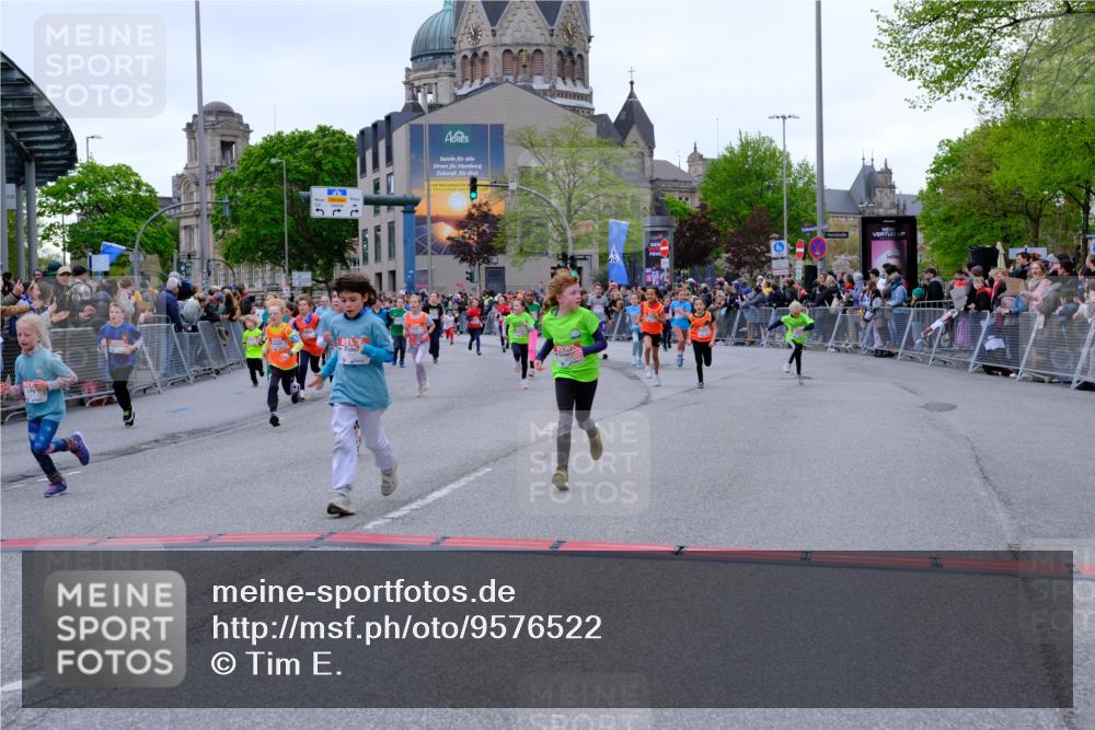 25.04.2026 - Das Zehntel Tim E. http://msf.ph/oto/9576522 25.04.2026 10:57:13 Ziel 5302, 5374, 5384, 5401, 5409, 5419, 5437, 5451, 5528, 5678, 5821, 5830, 5831, 6004, 6122, 6126, 6228, 6234, 6275, 6330, 6413, 7065, 7079, 7224, 7374, 7377, 7396, 7398, 7401, 7406, 7427, 7455, 7464, 7506, 7575, 7583, 7853, 7926, 7958, 7962, 7987 meine-sportfotos.de