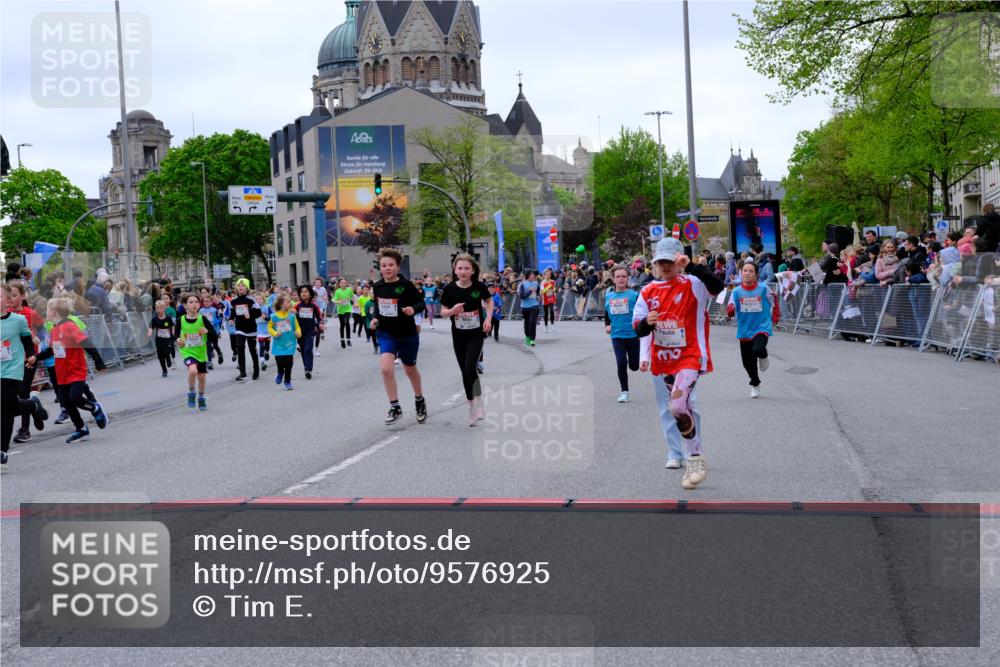 25.04.2026 - Das Zehntel Tim E. http://msf.ph/oto/9576925 25.04.2026 10:58:29 Ziel 5073, 5137, 5266, 5315, 5320, 5375, 5485, 5496, 5499, 5648, 5666, 5668, 5680, 5694, 5750, 5801, 5822, 5850, 5862, 5933, 5987, 5996, 6033, 6108, 6112, 6129, 6191, 6199, 6298, 6304, 6308, 6351, 6361, 6370, 6388, 6400, 6590, 6647, 6723, 6727, 6730, 6786, 6810, 6843, 6860, 6932, 6961, 7042, 7049, 7062, 7230, 7236, 7294, 7297, 7551, 7595, 7647, 7653, 7659, 7760, 7866, 7868, 7887, 7901, 10162 meine-sportfotos.de