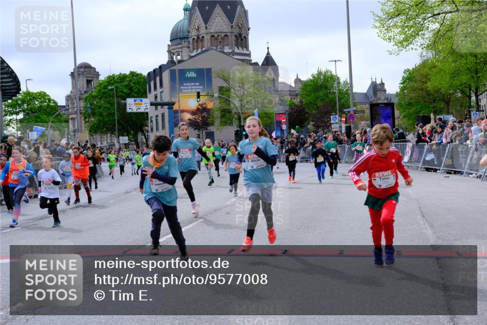 25.04.2026 - Das Zehntel Tim E. http://msf.ph/oto/9577008 25.04.2026 10:58:44 Ziel 5022, 5068, 5069, 5311, 5316, 5323, 5347, 5629, 5676, 5693, 5704, 5808, 5824, 5956, 6105, 6114, 6369, 6467, 6471, 6478, 6484, 6547, 6554, 6746, 6759, 6974, 6978, 7055, 7080, 7196, 7276, 7339, 7397, 7407, 7421, 7467, 7597, 7598, 7634, 7684, 7965, 7975, 7983 meine-sportfotos.de