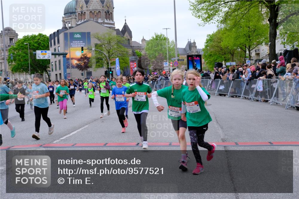 25.04.2026 - Das Zehntel Tim E. http://msf.ph/oto/9577521 25.04.2026 11:00:33 Ziel 5170, 5218, 5222, 5265, 5285, 5524, 5655, 5946, 5961, 5984, 5994, 6240, 6251, 6283, 6371, 6379, 6437, 6446, 6455, 6456, 6474, 6838, 6854, 6855, 6881, 6991, 7003, 7046, 7056, 7082, 7422, 7423, 7439, 7478, 7525, 7541, 7577, 7579, 7686, 7810, 7937, 8072 meine-sportfotos.de
