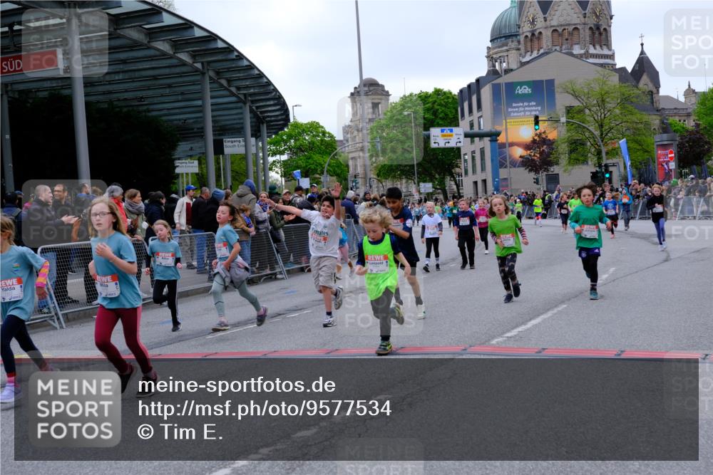 25.04.2026 - Das Zehntel Tim E. http://msf.ph/oto/9577534 25.04.2026 11:00:37 Ziel 5170, 5196, 5203, 5265, 5285, 5474, 5524, 5655, 5679, 5946, 5961, 5984, 5994, 6240, 6251, 6283, 6437, 6446, 6455, 6474, 6854, 6855, 6968, 6969, 6991, 7003, 7046, 7056, 7422, 7423, 7439, 7478, 7525, 7541, 7554, 7577, 7579, 7686, 7810, 7937, 8072 meine-sportfotos.de