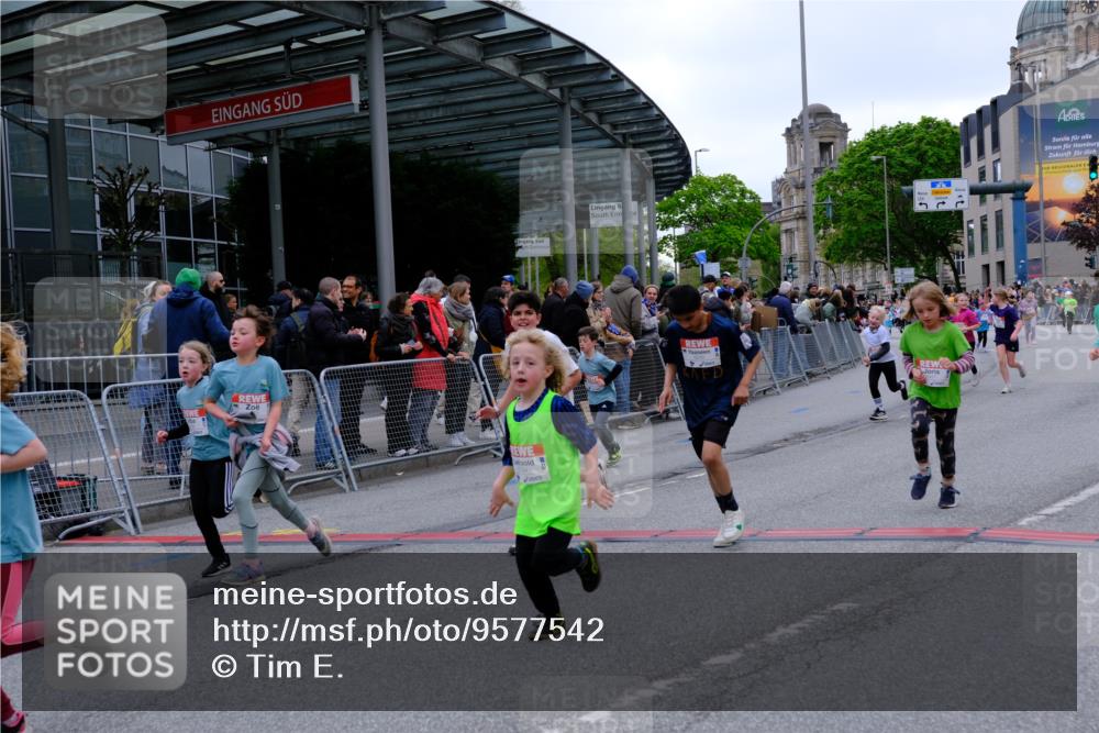 25.04.2026 - Das Zehntel Tim E. http://msf.ph/oto/9577542 25.04.2026 11:00:38 Ziel 5170, 5196, 5203, 5474, 5524, 5655, 5679, 5946, 5961, 5994, 6240, 6251, 6283, 6437, 6446, 6455, 6854, 6855, 6857, 6968, 6969, 6991, 7003, 7046, 7056, 7422, 7423, 7439, 7478, 7525, 7541, 7554, 7686, 7810, 7937, 8072 meine-sportfotos.de