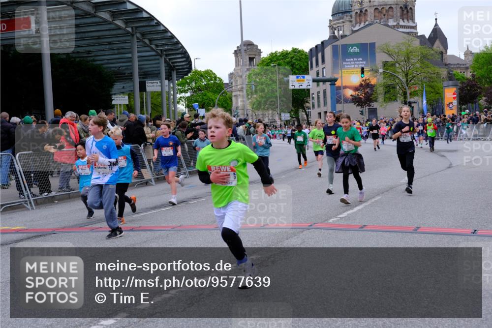 25.04.2026 - Das Zehntel Tim E. http://msf.ph/oto/9577639 25.04.2026 11:00:55 Ziel 5211, 5431, 5455, 5596, 5597, 5727, 5765, 6243, 6245, 6529, 6537, 6680, 6698, 6768, 6772, 6823, 7009, 7010, 7220, 7221, 7323, 7495, 7510, 7528, 7744, 7845 meine-sportfotos.de