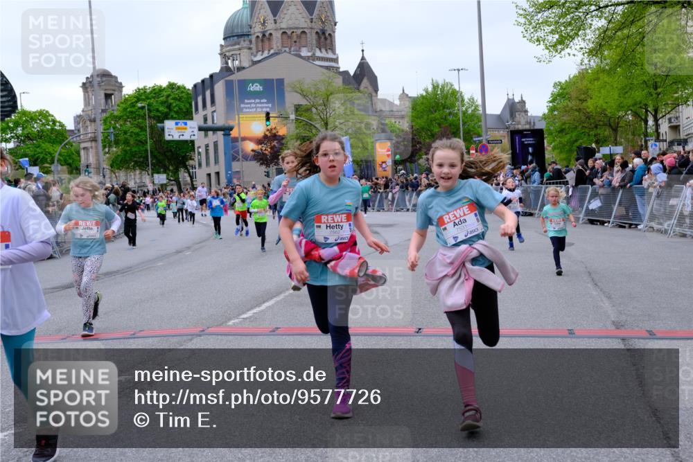 25.04.2026 - Das Zehntel Tim E. http://msf.ph/oto/9577726 25.04.2026 11:01:12 Ziel 5160, 5171, 5183, 5188, 5192, 5194, 5243, 5254, 5588, 5605, 5636, 5930, 5943, 5950, 6001, 6021, 6289, 6436, 6575, 6594, 6656, 6943, 7014, 7304, 7505, 7514, 7531, 7562, 7670, 7671, 7676, 7784, 7865 meine-sportfotos.de