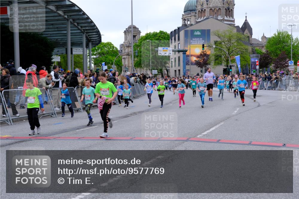 25.04.2026 - Das Zehntel Tim E. http://msf.ph/oto/9577769 25.04.2026 11:01:24 Ziel 5055, 5138, 5670, 5707, 5718, 5935, 5941, 5976, 5980, 6287, 6289, 6464, 6503, 6511, 6513, 6549, 6833, 6943, 7020, 7085, 7157, 7443, 7482, 7573, 7693, 7707, 7708, 7728, 7784 meine-sportfotos.de