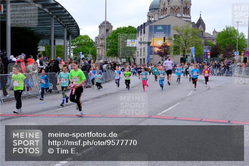 25.04.2026 - Das Zehntel Tim E. http://msf.ph/oto/9577770 25.04.2026 11:01:24 Ziel 5055, 5138, 5670, 5707, 5718, 5935, 5941, 5976, 5980, 6287, 6289, 6464, 6503, 6511, 6513, 6549, 6833, 6943, 7020, 7085, 7157, 7443, 7482, 7573, 7693, 7707, 7708, 7728, 7784 meine-sportfotos.de