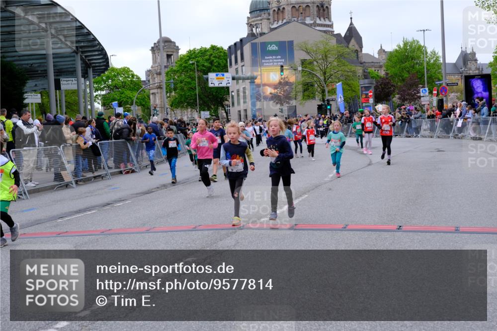 25.04.2026 - Das Zehntel Tim E. http://msf.ph/oto/9577814 25.04.2026 11:01:32 Ziel 5055, 5065, 5310, 5312, 5369, 5479, 5491, 5653, 5664, 5718, 5868, 5935, 5941, 5947, 5976, 5980, 5992, 6203, 6204, 6453, 6833, 7020, 7188, 7443, 7482, 7502, 7542, 7707, 7708, 7728, 7789, 7920 meine-sportfotos.de