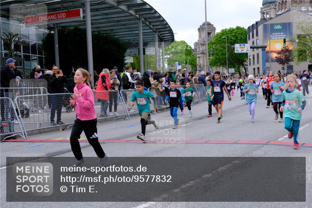 25.04.2026 - Das Zehntel Tim E. http://msf.ph/oto/9577832 25.04.2026 11:01:34 Ziel 5055, 5065, 5118, 5310, 5312, 5313, 5369, 5479, 5491, 5653, 5664, 5868, 5935, 5941, 5947, 5976, 5992, 6203, 6204, 6453, 6760, 6833, 7020, 7188, 7443, 7482, 7502, 7542, 7707, 7708, 7728, 7789, 7920 meine-sportfotos.de