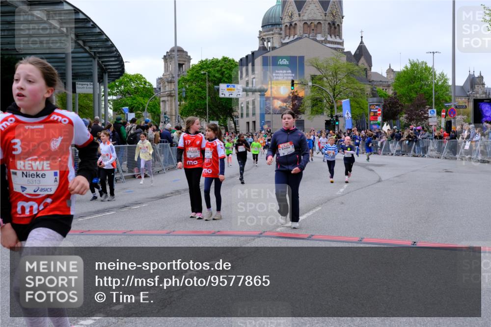 25.04.2026 - Das Zehntel Tim E. http://msf.ph/oto/9577865 25.04.2026 11:01:40 Ziel 5118, 5131, 5133, 5310, 5312, 5313, 5314, 5321, 5369, 5479, 5491, 5664, 5868, 5947, 6170, 6453, 6569, 6578, 6582, 6595, 6688, 6725, 6760, 6767, 6992, 7001, 7188, 7502, 7542, 7789, 7920 meine-sportfotos.de