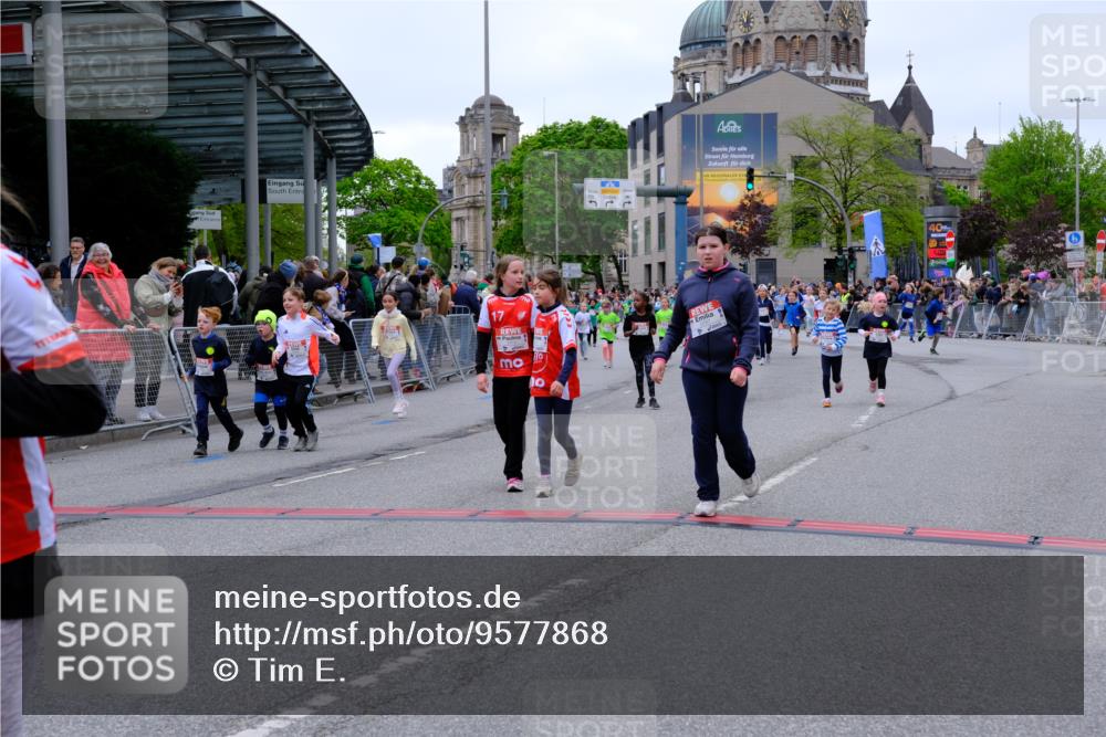 25.04.2026 - Das Zehntel Tim E. http://msf.ph/oto/9577868 25.04.2026 11:01:40 Ziel 5118, 5131, 5133, 5310, 5312, 5313, 5314, 5321, 5369, 5479, 5491, 5664, 5868, 5947, 6170, 6453, 6569, 6578, 6582, 6595, 6688, 6725, 6760, 6767, 6992, 7001, 7188, 7502, 7542, 7789, 7920 meine-sportfotos.de