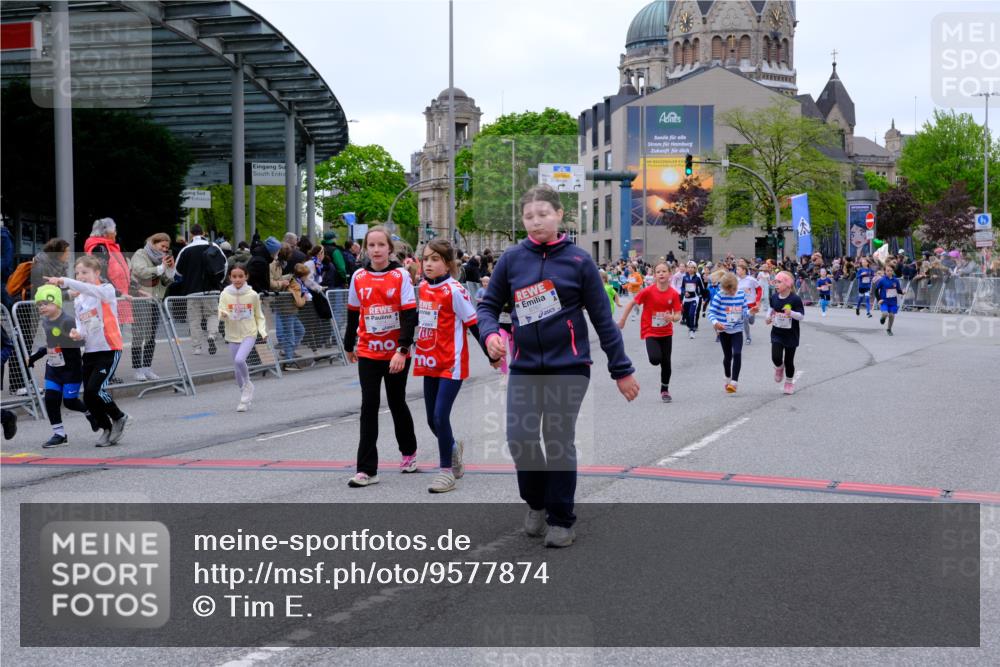 25.04.2026 - Das Zehntel Tim E. http://msf.ph/oto/9577874 25.04.2026 11:01:41 Ziel 5118, 5131, 5133, 5310, 5312, 5313, 5314, 5321, 5369, 5479, 5491, 5664, 5868, 5947, 6170, 6453, 6569, 6578, 6582, 6595, 6688, 6725, 6760, 6767, 6992, 7001, 7502, 7542, 7789, 7920 meine-sportfotos.de