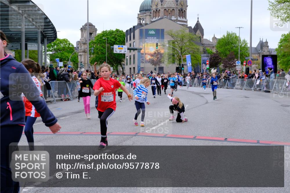 25.04.2026 - Das Zehntel Tim E. http://msf.ph/oto/9577878 25.04.2026 11:01:43 Ziel 5118, 5131, 5133, 5147, 5242, 5253, 5310, 5312, 5313, 5314, 5321, 5363, 5369, 5491, 5664, 6170, 6396, 6453, 6569, 6578, 6582, 6595, 6688, 6725, 6760, 6767, 6992, 7001, 7502, 7542, 7789, 7920 meine-sportfotos.de