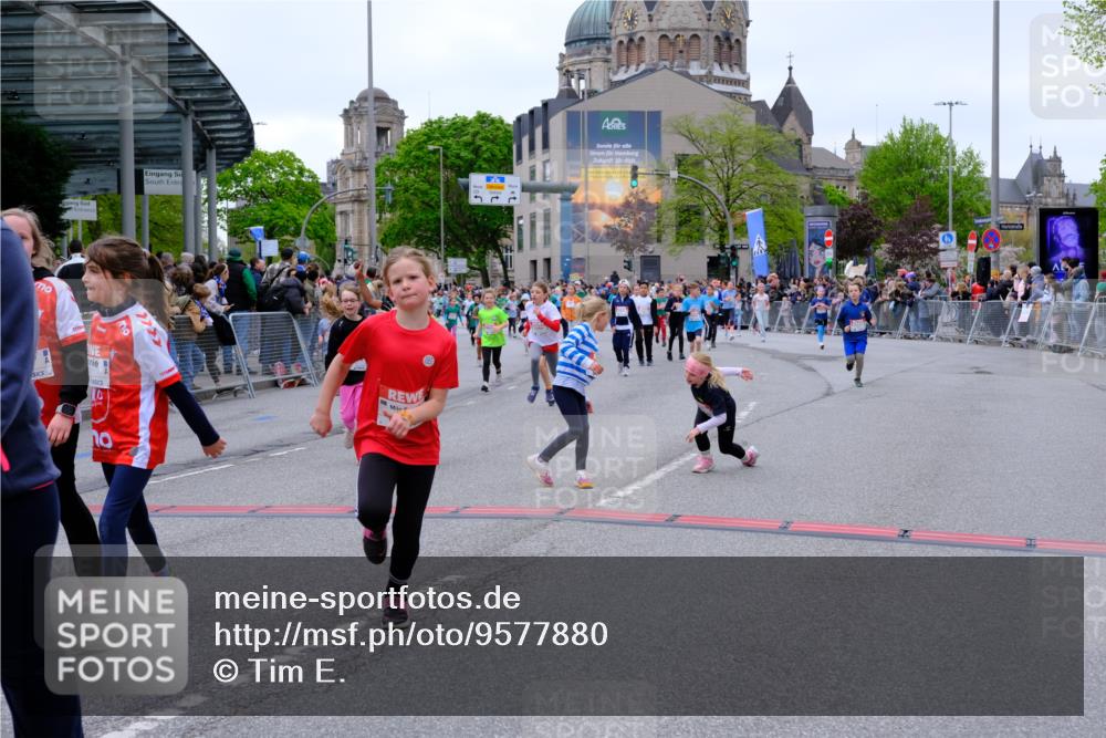 25.04.2026 - Das Zehntel Tim E. http://msf.ph/oto/9577880 25.04.2026 11:01:43 Ziel 5118, 5131, 5133, 5147, 5242, 5253, 5310, 5312, 5313, 5314, 5321, 5363, 5369, 5491, 5664, 6170, 6396, 6453, 6569, 6578, 6582, 6595, 6688, 6725, 6760, 6767, 6992, 7001, 7502, 7542, 7789, 7920 meine-sportfotos.de