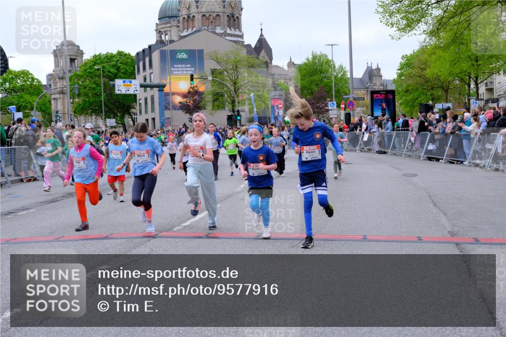 25.04.2026 - Das Zehntel Tim E. http://msf.ph/oto/9577916 25.04.2026 11:01:53 Ziel 5076, 5147, 5149, 5157, 5220, 5242, 5253, 5359, 5361, 5363, 5462, 5465, 5882, 6223, 6233, 6254, 6396, 6398, 6405, 6689, 6690, 6731, 6827, 6846, 7428, 7434, 7581, 7617, 7642, 7667, 7769, 7773, 7776, 7924, 7974, 7997 meine-sportfotos.de