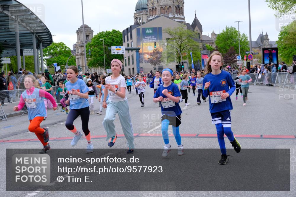 25.04.2026 - Das Zehntel Tim E. http://msf.ph/oto/9577923 25.04.2026 11:01:53 Ziel 5076, 5147, 5149, 5157, 5220, 5242, 5253, 5359, 5361, 5363, 5462, 5465, 5882, 6223, 6233, 6254, 6396, 6398, 6405, 6689, 6690, 6731, 6827, 6846, 7428, 7434, 7581, 7617, 7642, 7667, 7769, 7773, 7776, 7924, 7974, 7997 meine-sportfotos.de