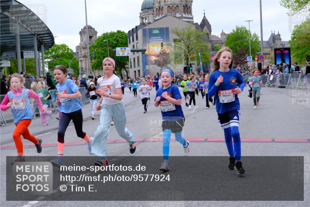 25.04.2026 - Das Zehntel Tim E. http://msf.ph/oto/9577924 25.04.2026 11:01:53 Ziel 5076, 5147, 5149, 5157, 5220, 5242, 5253, 5359, 5361, 5363, 5462, 5465, 5882, 6223, 6233, 6254, 6396, 6398, 6405, 6689, 6690, 6731, 6827, 6846, 7428, 7434, 7581, 7617, 7642, 7667, 7769, 7773, 7776, 7924, 7974, 7997 meine-sportfotos.de