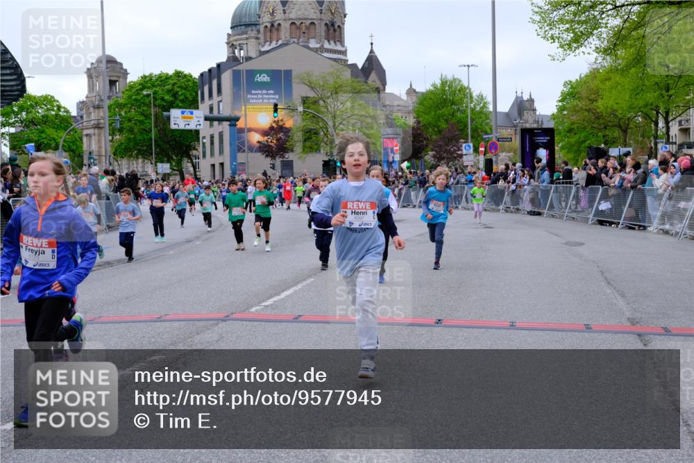 25.04.2026 - Das Zehntel Tim E. http://msf.ph/oto/9577945 25.04.2026 11:02:00 Ziel 5076, 5123, 5148, 5157, 5220, 5368, 5385, 5462, 5465, 5663, 5717, 5723, 5882, 6223, 6233, 6254, 6392, 6397, 6398, 6401, 6405, 6449, 6452, 7428, 7434, 7581, 7617, 7642, 7667, 7769, 7773, 7815, 7833, 7924, 7974, 7997 meine-sportfotos.de