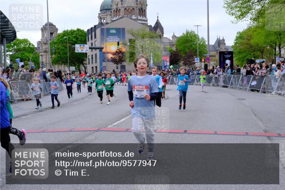 25.04.2026 - Das Zehntel Tim E. http://msf.ph/oto/9577947 25.04.2026 11:02:00 Ziel 5076, 5123, 5148, 5157, 5220, 5368, 5385, 5462, 5465, 5663, 5717, 5723, 5882, 6223, 6233, 6254, 6392, 6397, 6398, 6401, 6405, 6449, 6452, 7428, 7434, 7581, 7617, 7642, 7667, 7769, 7773, 7815, 7833, 7924, 7974, 7997 meine-sportfotos.de