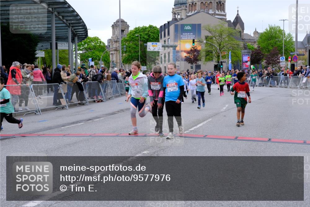 25.04.2026 - Das Zehntel Tim E. http://msf.ph/oto/9577976 25.04.2026 11:02:06 Ziel 5107, 5114, 5123, 5140, 5148, 5228, 5368, 5385, 5663, 5717, 5723, 5997, 6392, 6397, 6401, 6449, 6452, 6611, 6865, 6885, 7011, 7336, 7485, 7488, 7524, 7536, 7795, 7815, 7833 meine-sportfotos.de