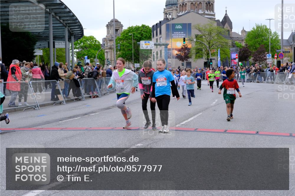 25.04.2026 - Das Zehntel Tim E. http://msf.ph/oto/9577977 25.04.2026 11:02:06 Ziel 5107, 5114, 5123, 5140, 5148, 5228, 5368, 5385, 5663, 5717, 5723, 5997, 6392, 6397, 6401, 6449, 6452, 6611, 6865, 6885, 7011, 7336, 7485, 7488, 7524, 7536, 7795, 7815, 7833 meine-sportfotos.de