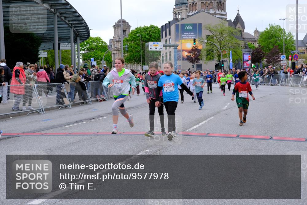 25.04.2026 - Das Zehntel Tim E. http://msf.ph/oto/9577978 25.04.2026 11:02:06 Ziel 5107, 5114, 5123, 5140, 5148, 5228, 5368, 5385, 5663, 5717, 5723, 5997, 6392, 6397, 6401, 6449, 6452, 6611, 6865, 6885, 7011, 7336, 7485, 7488, 7524, 7536, 7795, 7815, 7833 meine-sportfotos.de