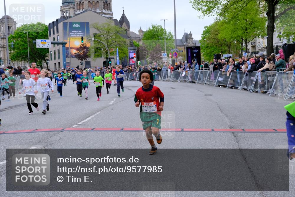 25.04.2026 - Das Zehntel Tim E. http://msf.ph/oto/9577985 25.04.2026 11:02:09 Ziel 5107, 5114, 5140, 5228, 5282, 5332, 5345, 5368, 5385, 5958, 5997, 6282, 6392, 6401, 6449, 6452, 6611, 6865, 6885, 7011, 7336, 7485, 7488, 7524, 7536, 7787, 7795, 7814 meine-sportfotos.de