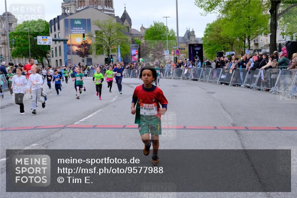25.04.2026 - Das Zehntel Tim E. http://msf.ph/oto/9577988 25.04.2026 11:02:09 Ziel 5107, 5114, 5140, 5228, 5282, 5332, 5345, 5368, 5385, 5958, 5997, 6282, 6392, 6401, 6449, 6452, 6611, 6865, 6885, 7011, 7336, 7485, 7488, 7524, 7536, 7787, 7795, 7814 meine-sportfotos.de
