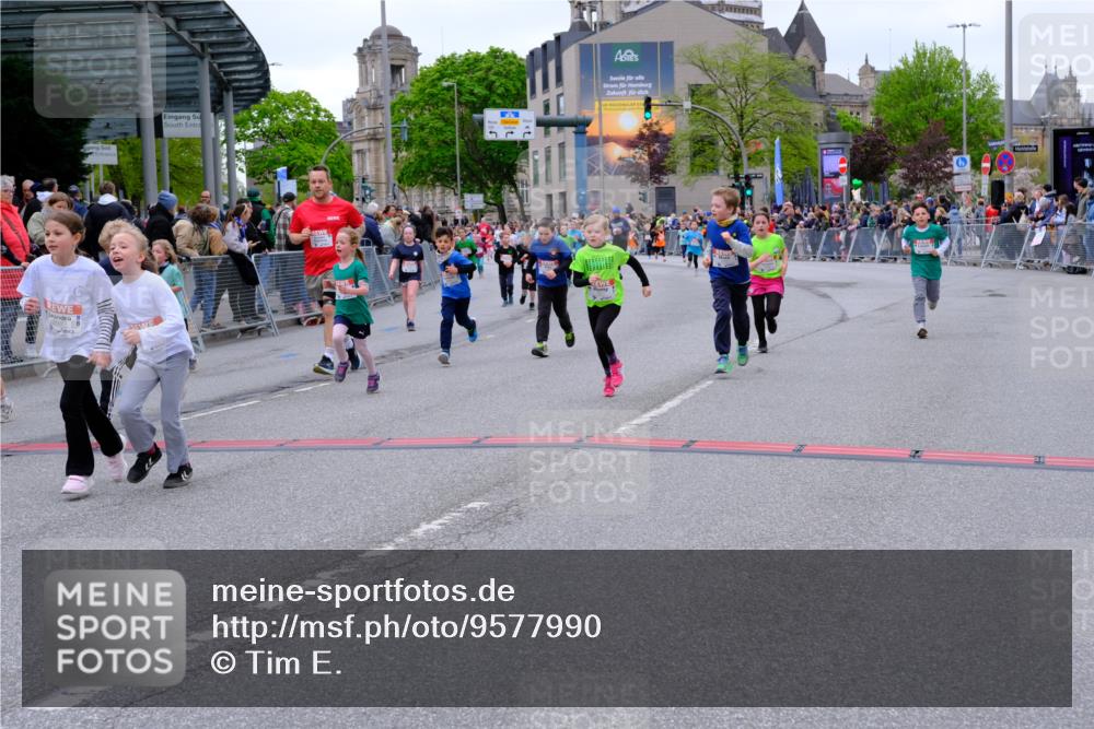 25.04.2026 - Das Zehntel Tim E. http://msf.ph/oto/9577990 25.04.2026 11:02:11 Ziel 5107, 5114, 5140, 5228, 5282, 5332, 5345, 5368, 5385, 5530, 5892, 5958, 5997, 6282, 6611, 6865, 6885, 7011, 7336, 7485, 7488, 7524, 7536, 7787, 7795, 7814 meine-sportfotos.de