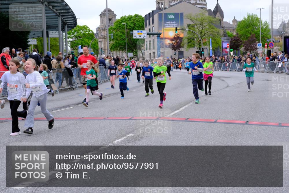 25.04.2026 - Das Zehntel Tim E. http://msf.ph/oto/9577991 25.04.2026 11:02:11 Ziel 5107, 5114, 5140, 5228, 5282, 5332, 5345, 5368, 5385, 5530, 5892, 5958, 5997, 6282, 6611, 6865, 6885, 7011, 7336, 7485, 7488, 7524, 7536, 7787, 7795, 7814 meine-sportfotos.de
