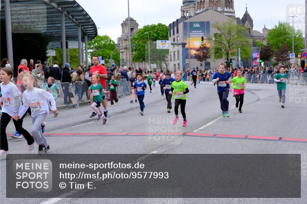 25.04.2026 - Das Zehntel Tim E. http://msf.ph/oto/9577993 25.04.2026 11:02:11 Ziel 5107, 5114, 5140, 5228, 5282, 5332, 5345, 5368, 5385, 5530, 5892, 5958, 5997, 6282, 6611, 6865, 6885, 7011, 7336, 7485, 7488, 7524, 7536, 7787, 7795, 7814 meine-sportfotos.de
