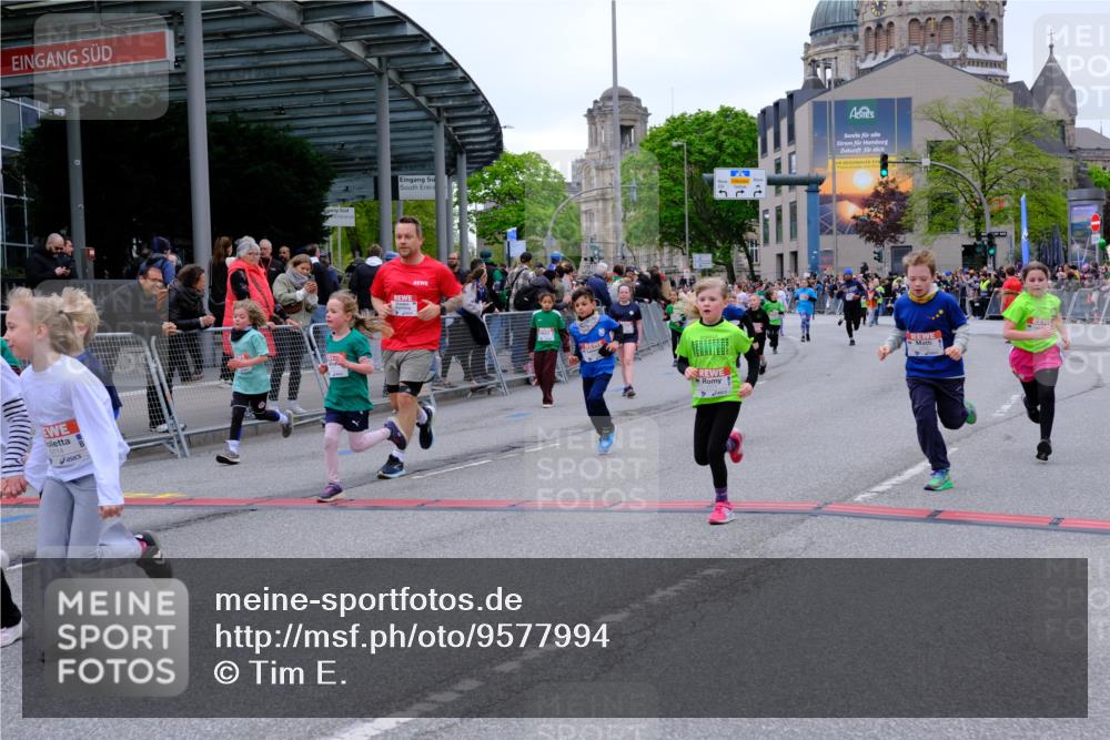 25.04.2026 - Das Zehntel Tim E. http://msf.ph/oto/9577994 25.04.2026 11:02:11 Ziel 5107, 5114, 5140, 5228, 5282, 5332, 5345, 5368, 5385, 5530, 5892, 5958, 5997, 6282, 6611, 6865, 6885, 7011, 7336, 7485, 7488, 7524, 7536, 7787, 7795, 7814 meine-sportfotos.de