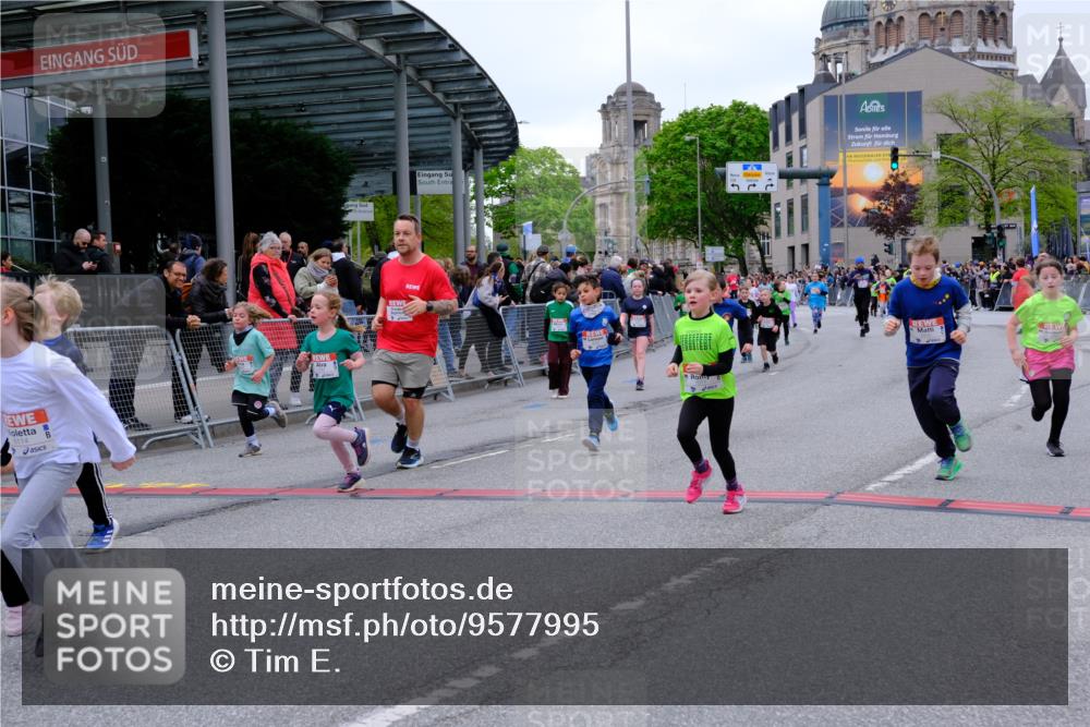 25.04.2026 - Das Zehntel Tim E. http://msf.ph/oto/9577995 25.04.2026 11:02:11 Ziel 5107, 5114, 5140, 5228, 5282, 5332, 5345, 5368, 5385, 5530, 5892, 5958, 5997, 6282, 6611, 6865, 6885, 7011, 7336, 7485, 7488, 7524, 7536, 7787, 7795, 7814 meine-sportfotos.de